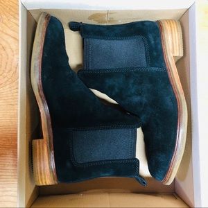 *Sold* Clarks || Suede Ankle Books